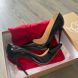So Kate Pointed Toe Pump
CHRISTIAN LOUBOUTIN size 38.5